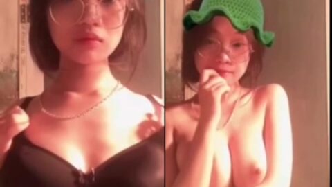 Mai Hoa 2K8 Show Vú To Mặt Xinh Thủ Dâm Trên Giường Part 10